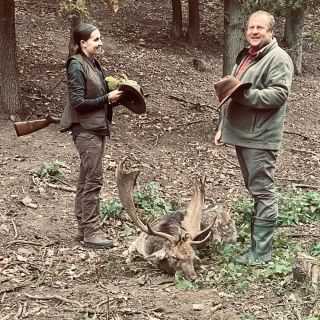 Gratulujeme naší smluvní střelkyni @Kateřina Vavřikova k uloveni prvniho trofejoveho daňka!!!Lovu zdar!